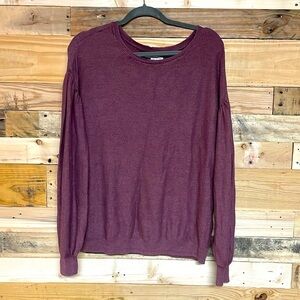 American Eagle size large burgundy color ballon sleeve lightweight crew sweater